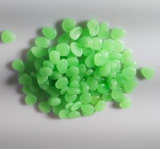 Fosforeskující oblázky-zelená,cena za 250 g (Dekorační plastové kameny)