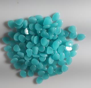 Fosforeskující oblázky-zeleno-modrá,cena za 250 g (Dekorační plastové kameny)