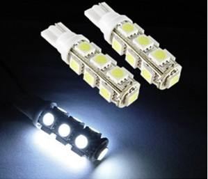 Bílá parkovací žárovka T10 - 13 x LED SMD - bezpaticové, 1ks (Parkovací světlo T10 - 13 x LED SMD - bezpaticové, 1ks)
