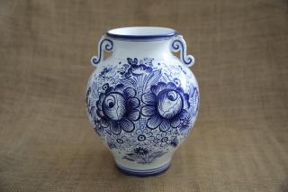 Keramická váza modro bílá baňatá